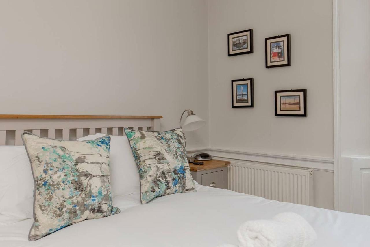 Altido Elegant Georgian 2-bedrm Apt In Heart Of Old Town Appartement